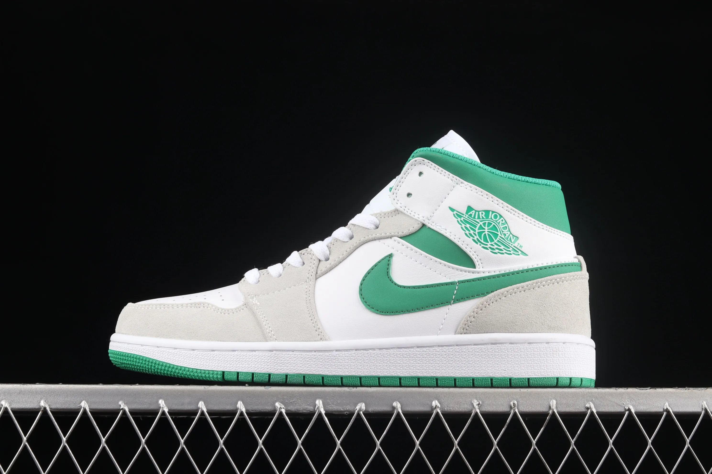 All categories Air Jordan Jordan series basketball shoes Air Jordan 1 Mid Air Jordan 1 Mid AJ1 Joe 1 meter white green mid-top cultural basketball shoes DC9294-103